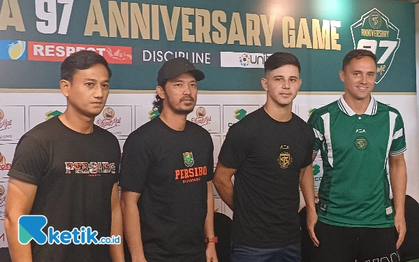 Thumbnail Berita - Persebaya Maksimalkan Kekuatan di Anniversary Game, Munster: Lihat Kemampuan Semua Pemain