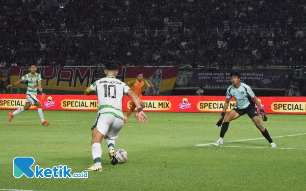 Menang 2-0, Paul Munster Puas dengan Performa Pemain Baru Persebaya