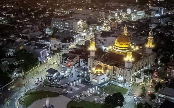 Thumbnail Berita - Menakjubkan, Berikut Potret Kota Sukabumi di Malam Hari