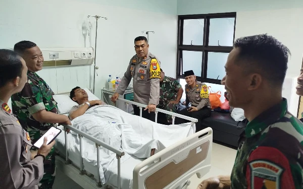 Thumbnail Berita - Anggota Polisi di Jember Dikeroyok Massa Pesilat saat Bertugas