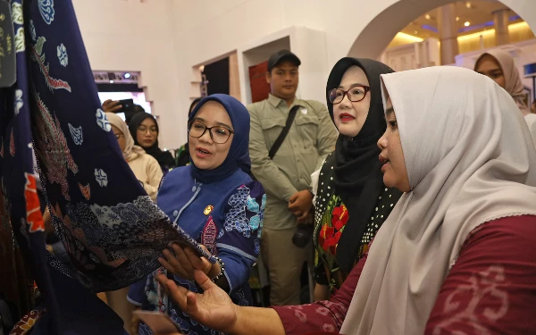 Thumbnail Berita - Batik Surabaya Jadi Sorotan di Surabaya Great Expo 2024