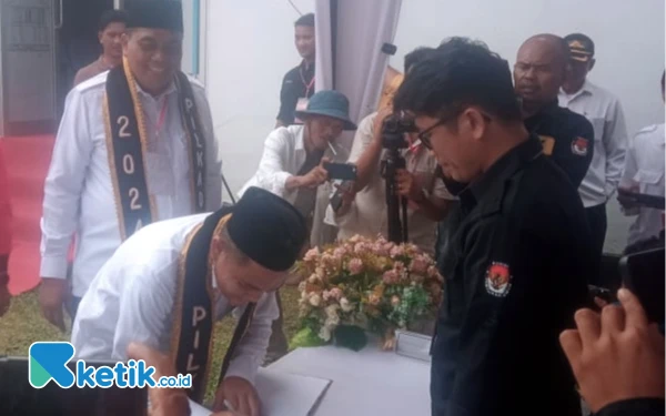 Thumbnail Berita - Daftar ke KIP Aceh Singkil, Pasangan Duha Konvoi dengan Nuansa Budaya