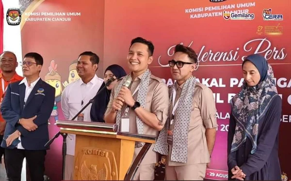 Thumbnail Pendaftaran Dr. Mohammad Wahyu dan Abi Ramzi ke KPU Cianjur (28/08/2024) dengan tagline Cianjur Era Baru (Foto: KPU Cianjur)