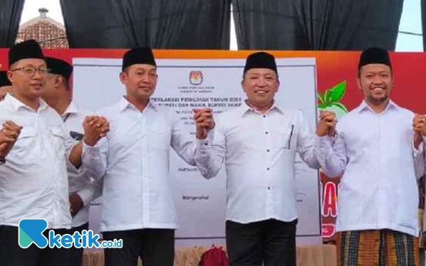 Thumbnail Berita - KPU Sampang Deklarasi Kampanye Damai, Dua Paslon Komitmen Perangi Kampanye SARA, Politik Uang dan Berita Bohong