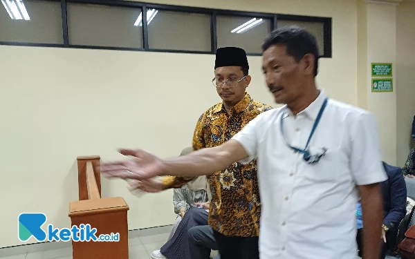 Thumbnail Berita - Jalani Sidang Perdana Kasus Tipikor, Mantan Bupati Sidoarjo Gus Muhdlor Tak Ajukan Eksepsi