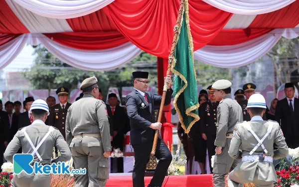 Thumbnail Berita - Kirab Pataka Jer Basuki Mawa Beya Tiba di Kota Batu, Gaungkan Pilkada Damai