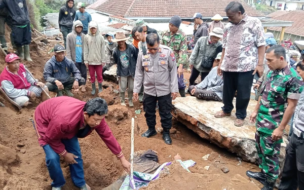 Thumbnail Berita - Plengsengan Ambrol, Seorang Pekerja di Kota Batu Tewas