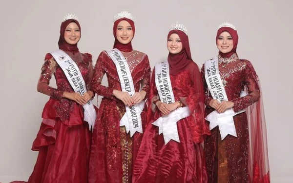 Thumbnail Berita - [Berita Foto] Cantik! Para Finalis Putri Hijabfluencer Jabar 2024 Padukan Batik dan Kebaya