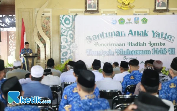 Thumbnail Berita - Pj Bupati Pamekasan Santuni Ratusan Anak Yatim pada Perayaan Tahun Baru Islam 1446 H