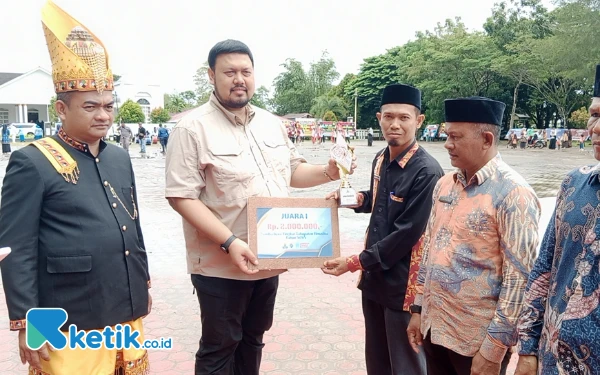 Thumbnail Berita - Desa Linggi Terima 2 Penghargaan pada HUT Kabupaten Simeulue