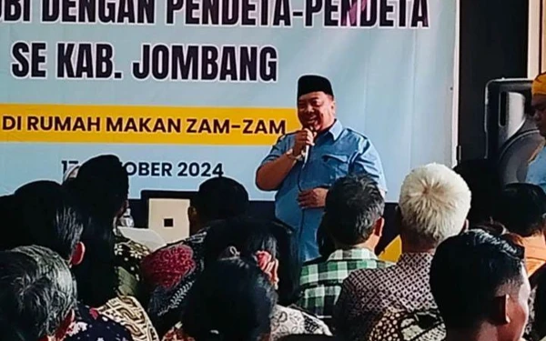 Thumbnail Berita - Rangkul Semua Golongan, Warsubi-Salman Gelar Makan Bersama Pendeta di Jombang