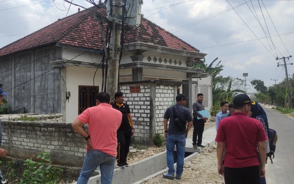 Pencaplokan dan Perusakan Pagar Rumah oleh Pemdes Mlangi Tuban untuk Proyek Drainase Naik Sidik, Tinggal Penetapan Tersangka