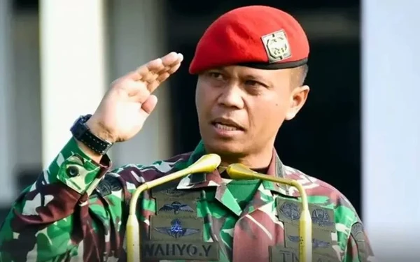 Thumbnail Berita - Berpangkat Lebih Tinggi dari Mayor Inf Teddy, Berikut Sosok Ajudan Baru Prabowo Subianto