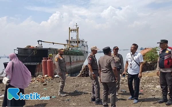 Thumbnail Berita - Belum Kantongi Izin, Pemkab Bangkalan Tutup Sementara Tempat Pemotongan Kapal di Kamal