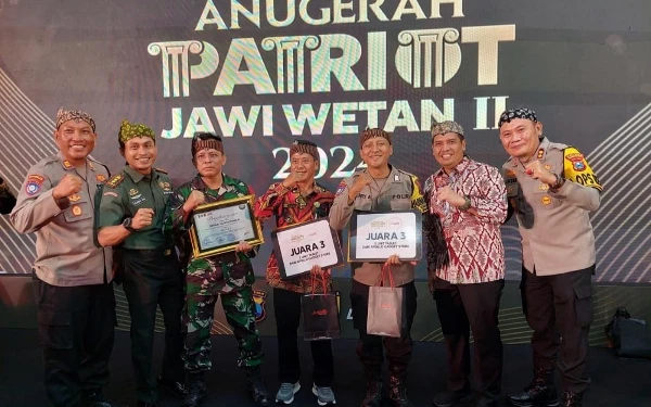 Thumbnail Berita - Jadi Juara 3, Sumber Kokap Bondowoso Bawa Pulang Hadiah di Anugerah Patriot Jawi Wetan II