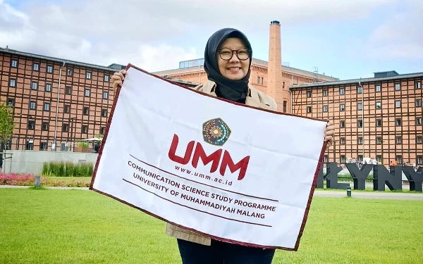 Thumbnail Berita - Bangga! Widiya Yutanti, Dosen UMM Jadi Orang Asia Pertama Mengajar Jurnalistik di Kazimierz Wielki University Polandia