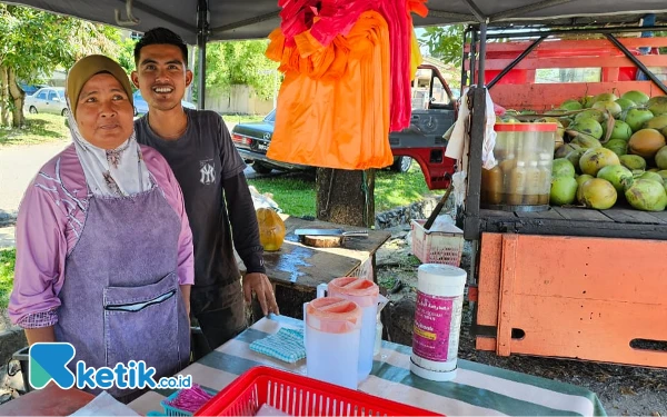 Thumbnail Berita - Sosok Wati Berawal TKW Hingga Sukses Buka Es Degan Terkenal di Sudut Kota Kuala Lumpur Asli Padang