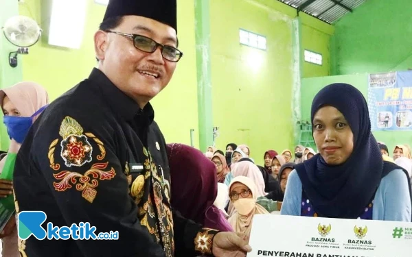 Thumbnail Berita - Pjs Bupati Blitar Salurkan Bantuan Baznas untuk Mustahik di Srengat, Tekankan Pentingnya Zakat dan Sedekah