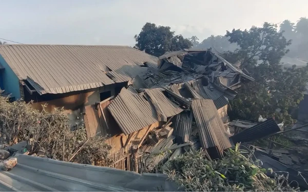 Thumbnail Berita - Data Terkini Korban Erupsi Gunung Lewotobi Laki-laki, 9 Orang Meninggal 1 Kritis