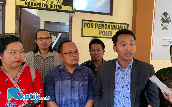 Tim Hukum Paslon “Rizky” Klarifikasi dan Laporkan Dugaan Pelanggaran Debat ke Bawaslu Kabupaten Blitar