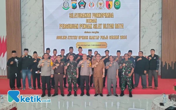 Thumbnail Berita - Deklarasi Damai Seluruh Perguruan Pencak Silat Blitar Jelang Pilkada 2024: Ketua DPRD Kabupaten Blitar Supriadi Tekankan Pentingnya Komitmen Bersama