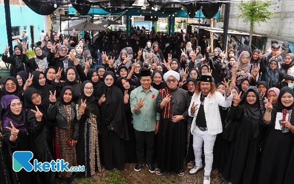 'Ras Terkuat di Bumi' Menangis Haru Do'akan Cabup Bandung Dadang Supriatna 2 Periode