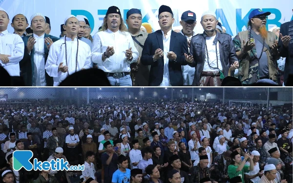 Thumbnail Berita - Ketuk Pintu Langit, Cabup Bandung Dadang Supriatna Hadiri Dzikir Akbar Bersama 10 Ribu Jamaah