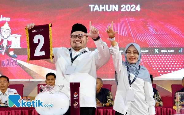 Thumbnail Berita - Pilkada Kediri 2024: Dhito-Dewi Ungguli Pesaing dengan Elektabilitas 77 Persen