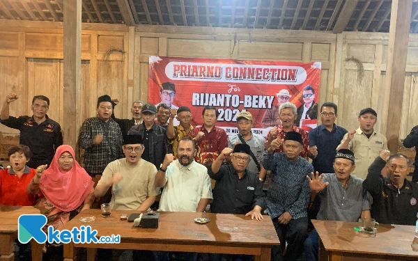 Thumbnail Berita - 200.000 Anggota dari 32 Komunitas Deklarasikan Dukungan untuk Rijanto-Beky dalam Pilbup Blitar 2024