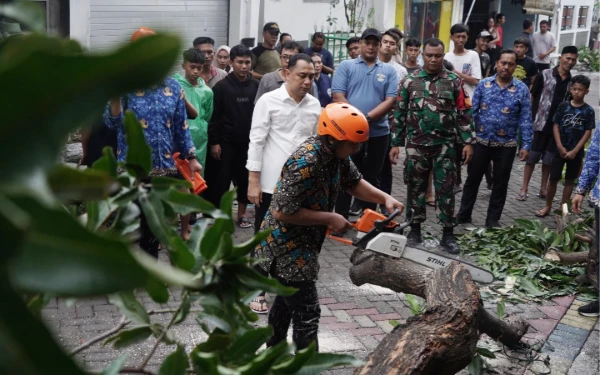 Thumbnail Berita - BMKG Juanda Ungkap Penyebab Puting Beliung di Dharmahusada Surabaya