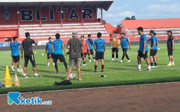 Thumbnail Berita - Jadi Kandang Arema FC di Liga 1, Rumput Stadion Soepriadi Blitar Rusak Setelah Piala Soeratin U-17