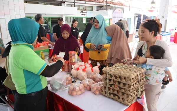 Thumbnail Berita - Jelang Natal dan Tahun Baru 2025, Pemkot Surabaya Pastikan Stok Pangan Aman