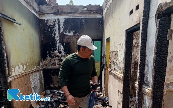 Ketua Komisi D DPRD Sidoarjo Bantu Korban Kebakaran Rumah di Tulangan