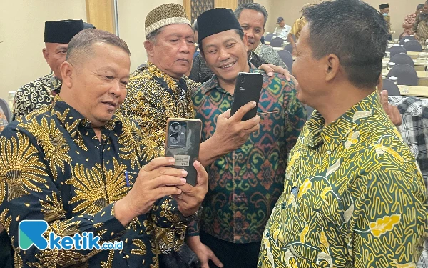 Thumbnail Berita - Calon Bupati Sidoarjo Subandi Rangkul Mantan Kades, Bersama-sama Bangun Desa Menata Kota