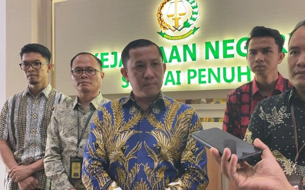 Thumbnail Berita - Kejari Sungai Penuh Selamatkan Uang Negara Rp2,7 M dari Kasus Korupsi Uang Kas BRI Kayu Aro