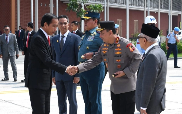 Thumbnail Berita - Pusaran Korupsi BTS, Jokowi Minta Menpora Dito Penuhi Panggilan Kejagung