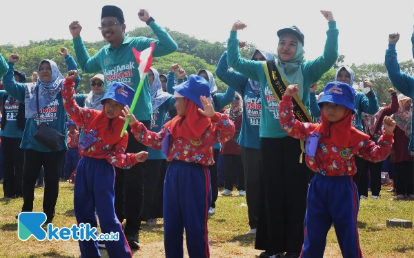 Thumbnail Berita - Gus Muhdlor-Ning Sasha Minta Bunda PAUD dan Guru TK di Sidoarjo Senangkan Anak-Anak selama Belajar