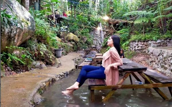 Thumbnail Berita - Ngopi sambil Merendam Kaki hanya di Sini Tempatnya