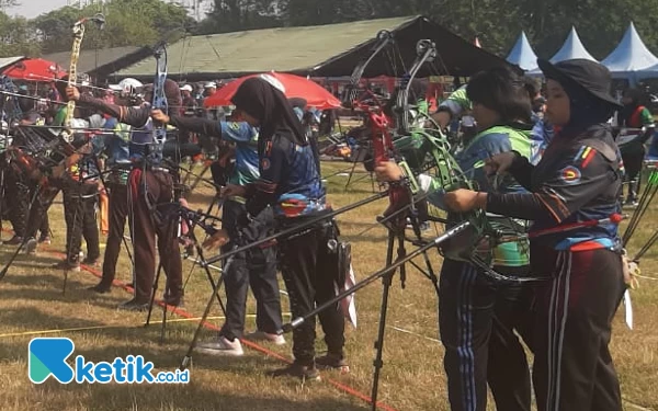 Thumbnail Berita - HUT ke-67 TNI AL, Puspenerbal Gelar 3th Fly Navy International Archery Open