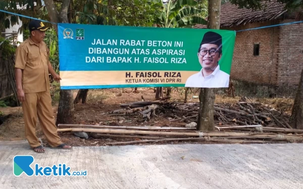 Thumbnail Berita - Faisol Riza Inisiasi Pembangunan Jalan Desa di Probolinggo, Warga Nyatakan Terima Kasih