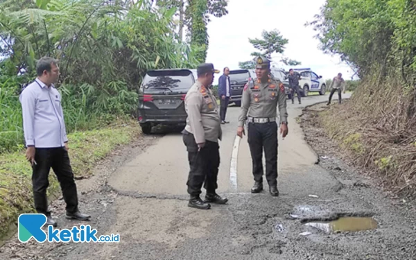 Thumbnail Berita - Kapolres Pagaralam Tinjau Langsung Jalur Objek Wisata Gunung Dempo