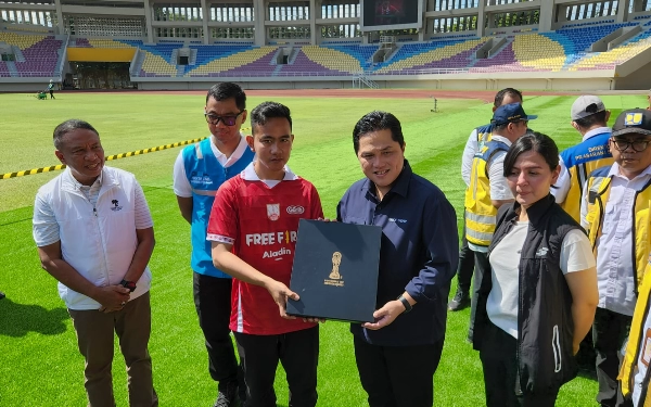 Thumbnail Berita - Tinjau Stadion Manahan Solo, Erick: Lokasi Final Persiapan Harus Perfect 