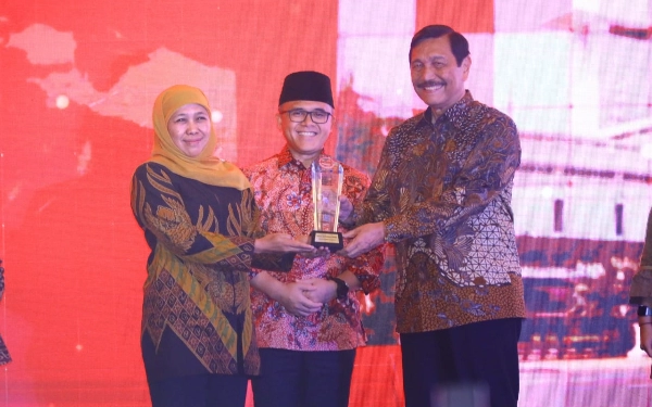 Thumbnail Berita - Pemprov Jatim Raih  Digital Government Award dari Kemenpan-RB