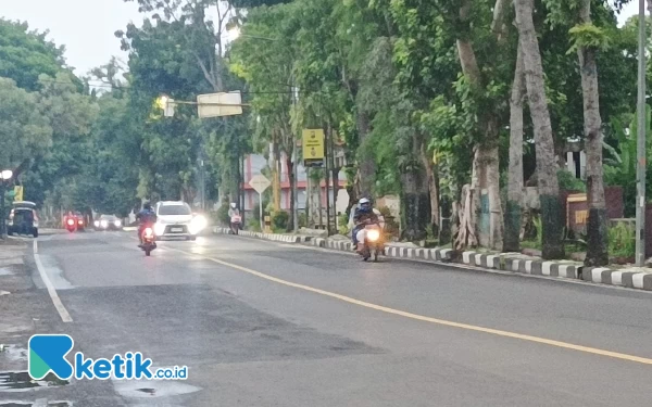 Thumbnail Berita - Berhenti Dekat Polsek, Mobil MC Cantik Asal Kabupaten Malang Digedor Orang Tak Dikenal