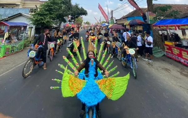 Thumbnail Berita - Penuh Kreativitas, Ribuan Peserta Ikuti Pesona Gondanglegi di Kabupaten Malang