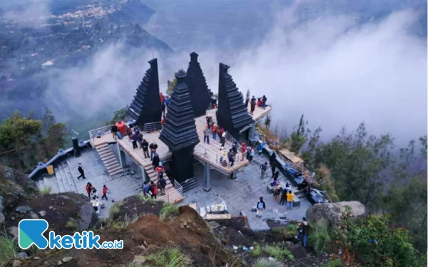 Thumbnail Berita - Yadnya Kasada, Wisata Bromo Ditutup Tiga Hari