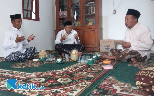 Thumbnail Berita - Calon Bupati Sidoarjo Subandi Terus Didoakan Kiai maupun Bu Nyai, Komit Bantu Guru TPQ dan Madin