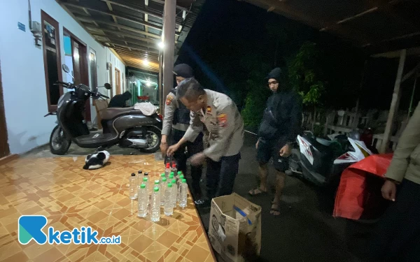 Jual Arak di Bulan Ramadan, Rumah Warga Digrebek Polisi