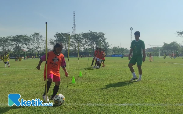 Thumbnail Berita - AFC Grassroots Football Diikuti 10 Sekolah Sepak Bola di Sidoarjo